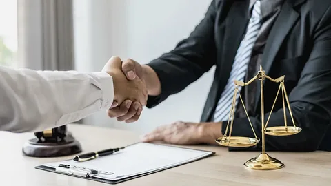Compensation Lawyer in dubai
