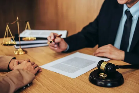 Why You Need a Lawyer in Dubai